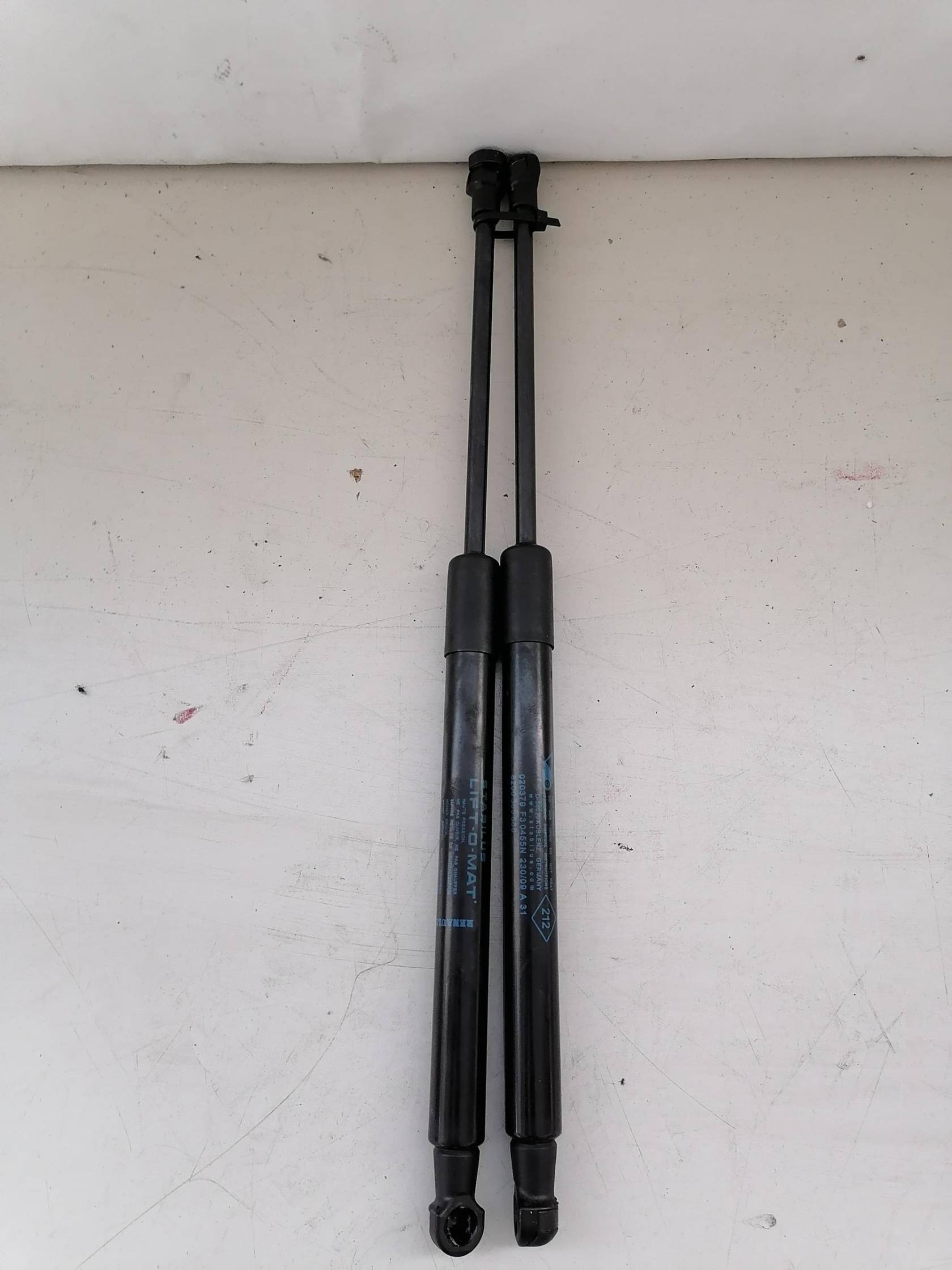 Asta ammortizzante portello post. sx.